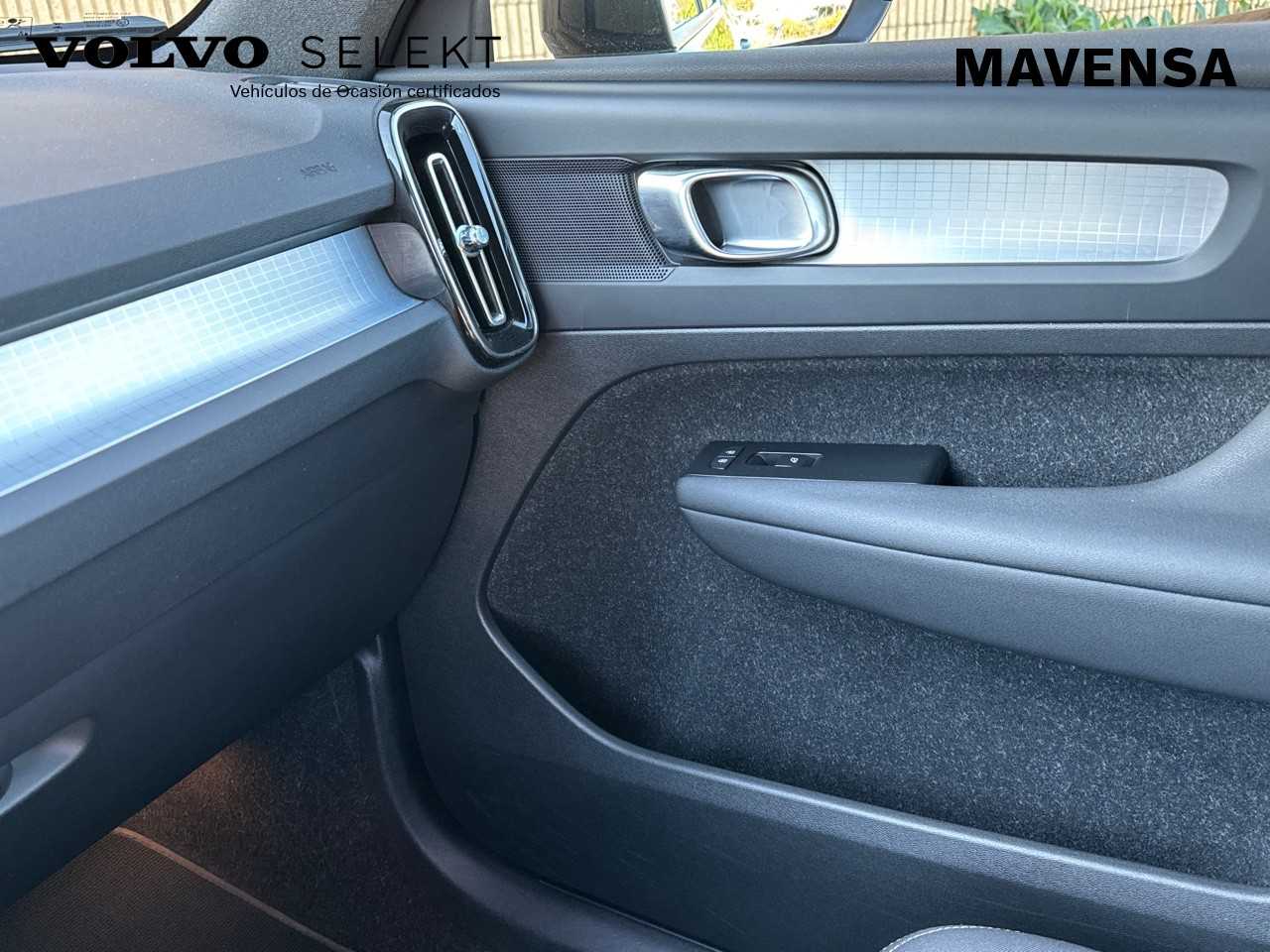Volvo  XC40 Momentum, D3 AWD 150 CV/320 Nm
