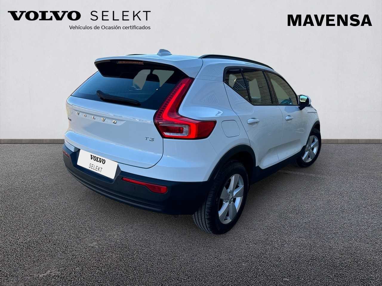 Volvo  XC40 T3  Manual