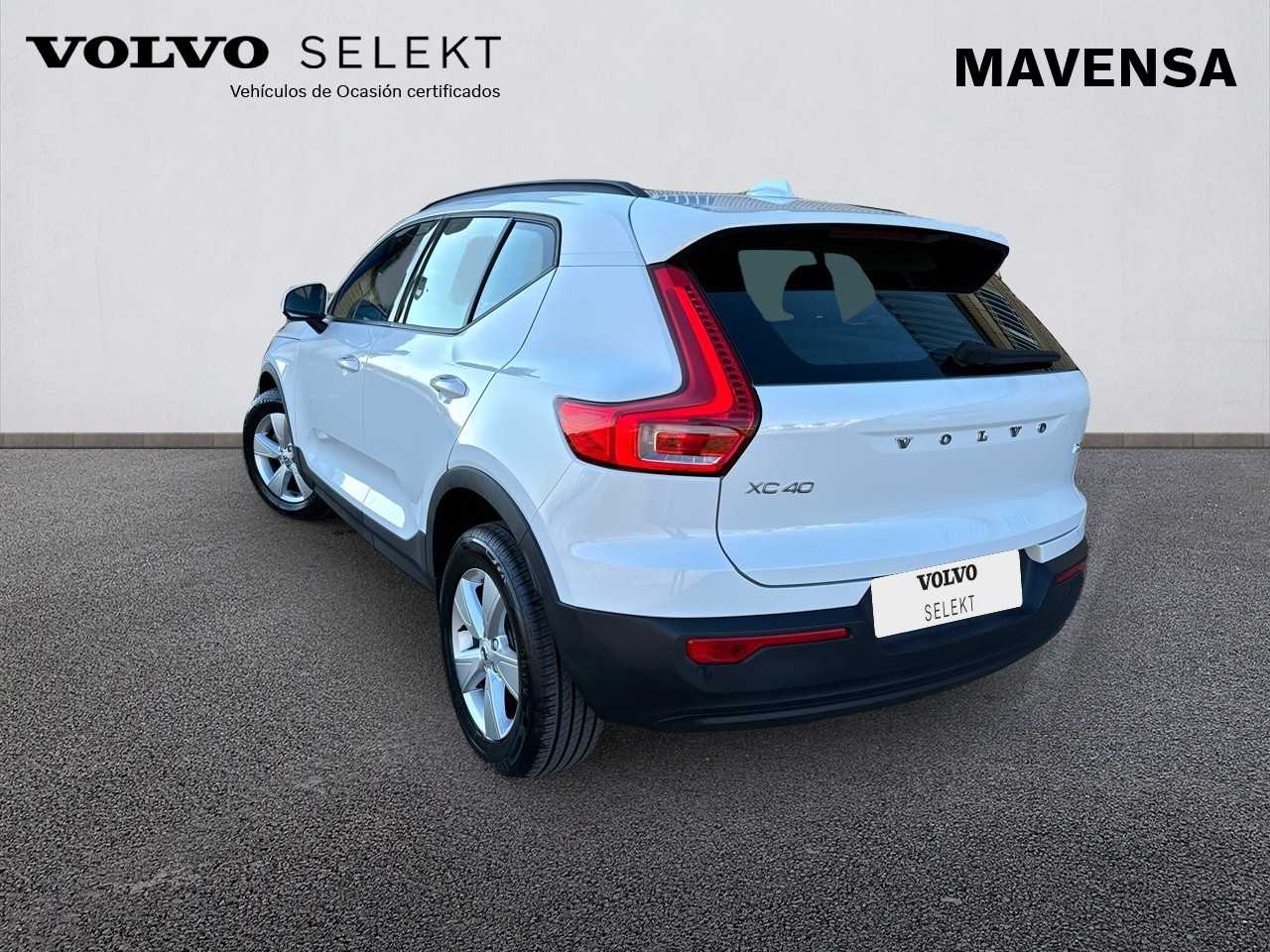 Volvo  XC40 T3  Manual