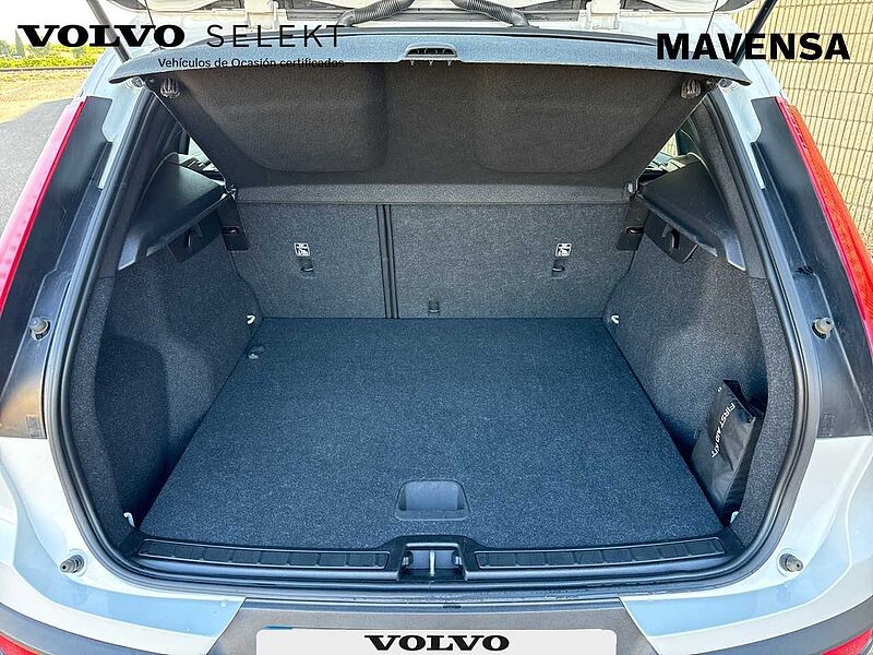 Volvo  XC40 T3  Manual