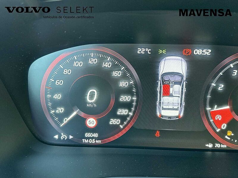 Volvo  XC40 T3  Manual